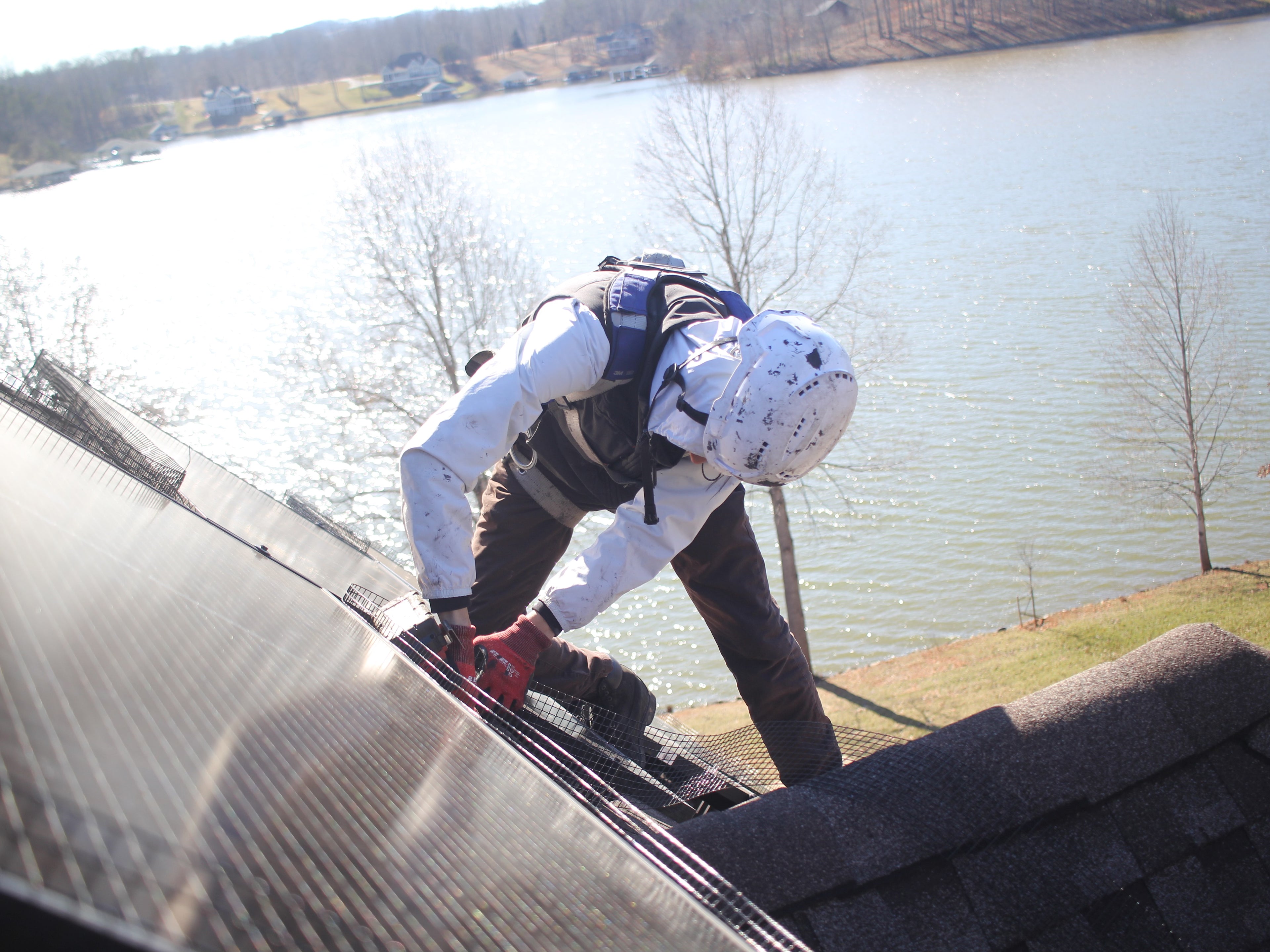 Professional solar panel cleaning, system repair, and critter guard services in Virginia, Maryland, and West Virginia.